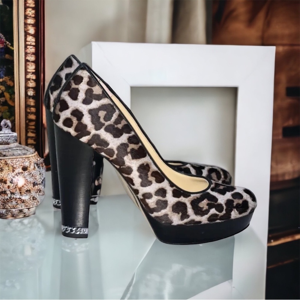 🔥 Michael Michael Kors size 7 1/2m pumps.
